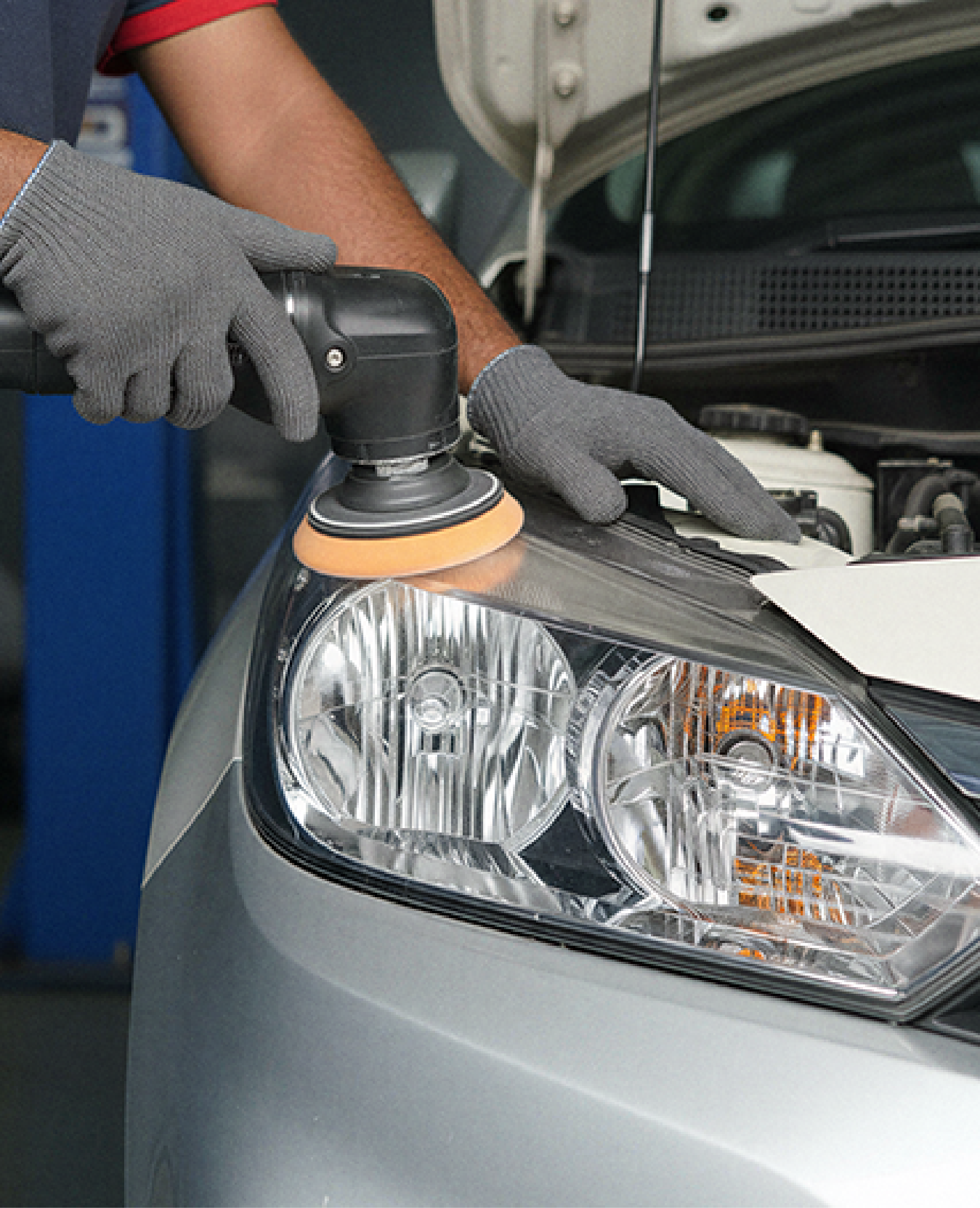 Deep Lens Cleaning & Polish