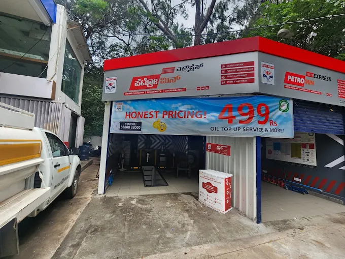 An overview of a service centre belonging to Petromin Express in Kasturba Road Bangalore.